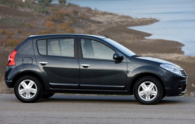 تندر ۹۰ و ساندرو