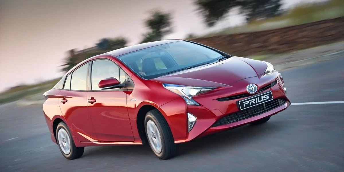 سرویس دوره ای تویوتا پریوس