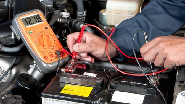 سرویس و نگهداری باتری خودرو