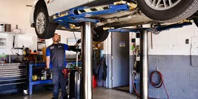 جلوبندی در تعمیرگاه حرفه ای ماهر